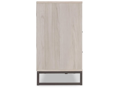 Signature Design by Ashley - Socalle Six Drawer Dresser in Natural - EB1864-231 veiw 4