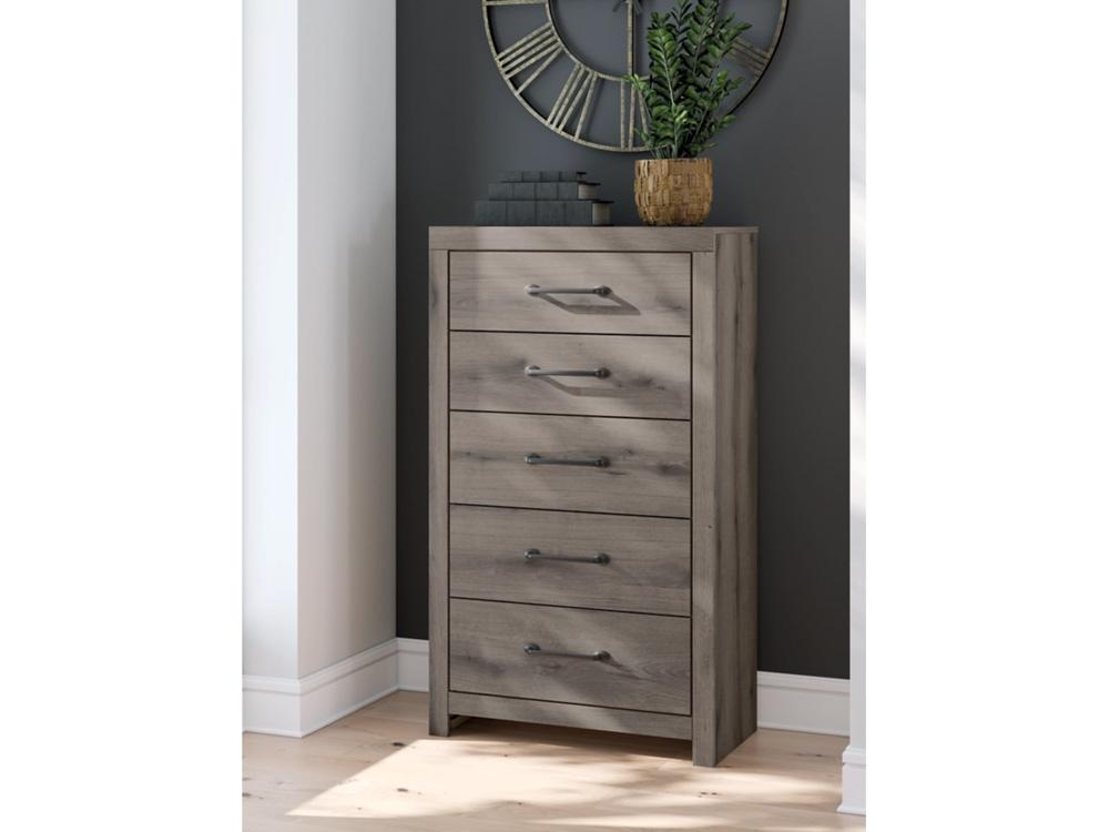 Signature Design by Ashley - Urbanoore Five Drawer Chest in Brown Gray - B2405-46 veiw 2