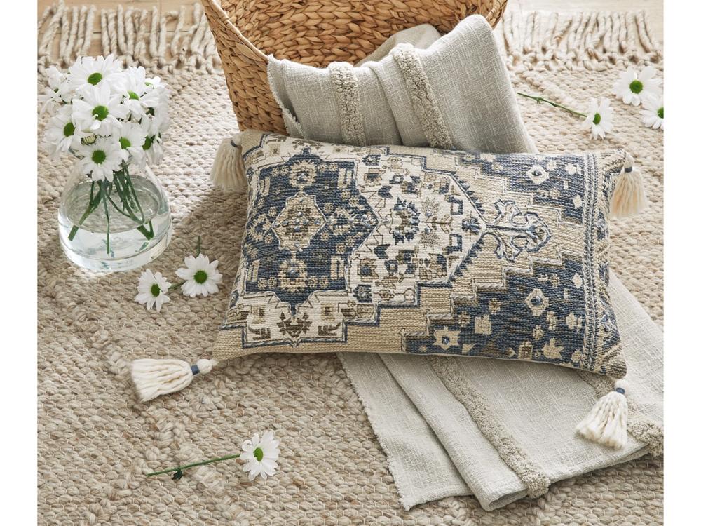 Signature Design by Ashley - Winbury Pillow (Set of 4) in Blue/Tan/White - A1001035 veiw 2