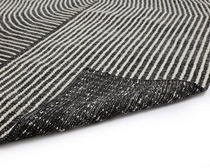 Sunpan - Serene Hand-Woven Rug - Black / White - 5 X 8 - 107588_CLOSEOUT view 4