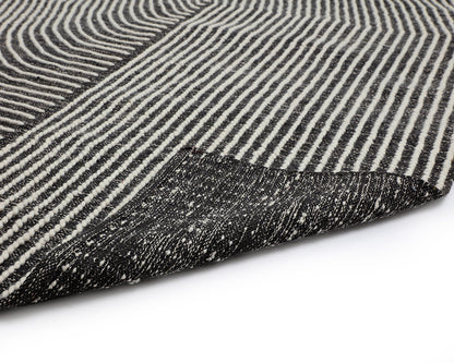 Sunpan - Serene Hand-Woven Rug - Black / White - 5 X 8 - 107588 view 2