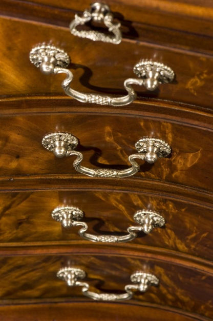 Theodore Alexander - Althorp Living History The India Silk Serpentine Chest - AL60009 veiw 5