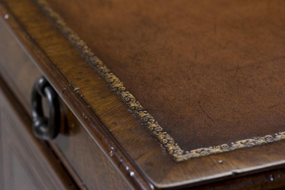 Theodore Alexander - Brooksby Lecriture Pedestal Desk - 7105-243 veiw 4