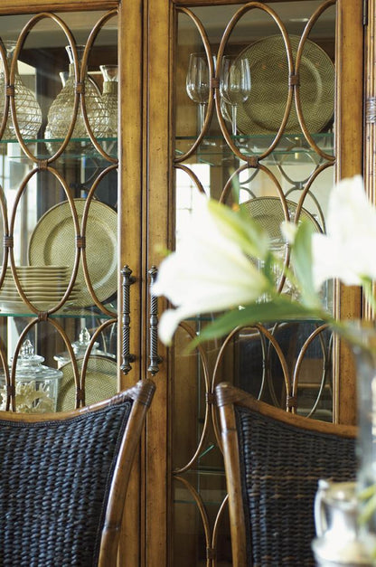 Tommy Bahama Home - Island Estate Mariana Display Cabinet - 531-864 veiw 3