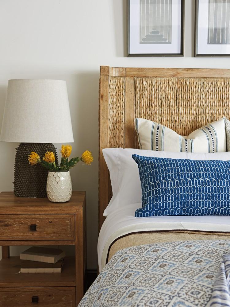 Tommy Bahama Home - Los Altos Ivory Coast Woven Bed King - 566-134C veiw 3