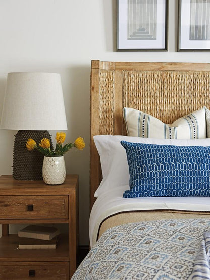 Tommy Bahama Home - Los Altos Ivory Coast Woven Bed Queen - 566-133C veiw 3