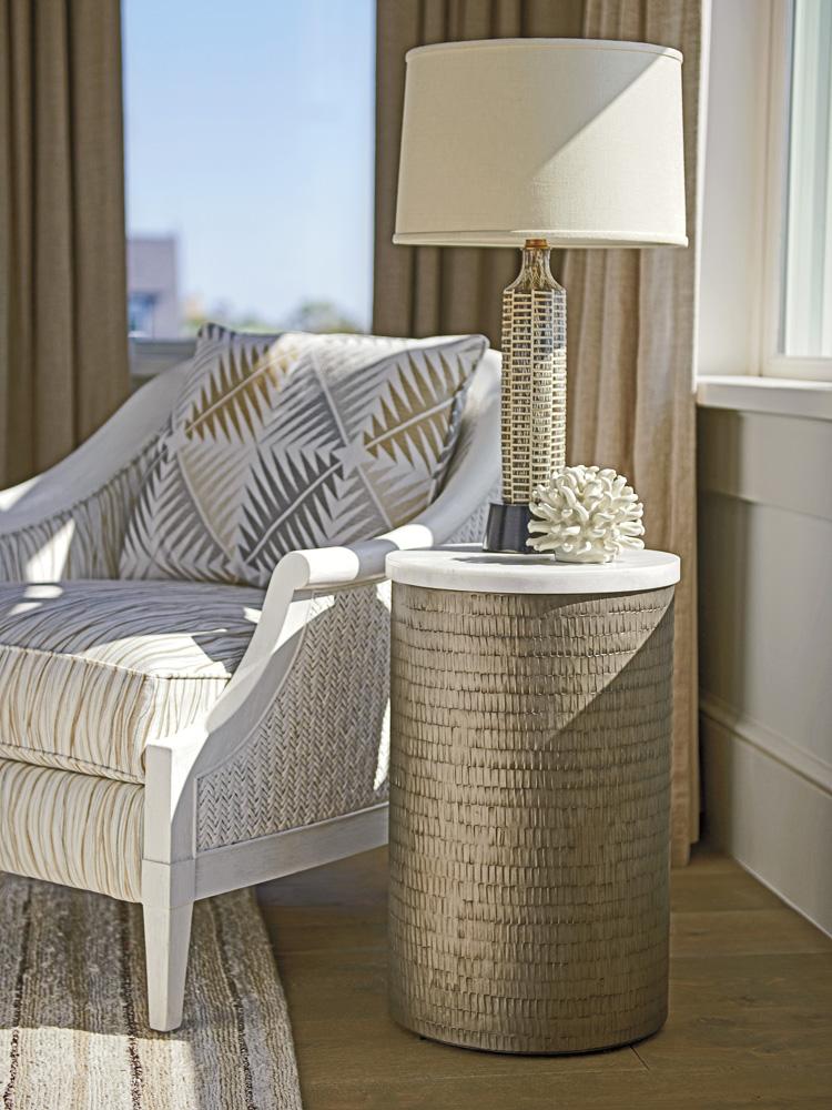 Tommy Bahama Home - Ocean Breeze Turnberry Round Chairside Table, Caribbean Sands - 570-950 veiw 2