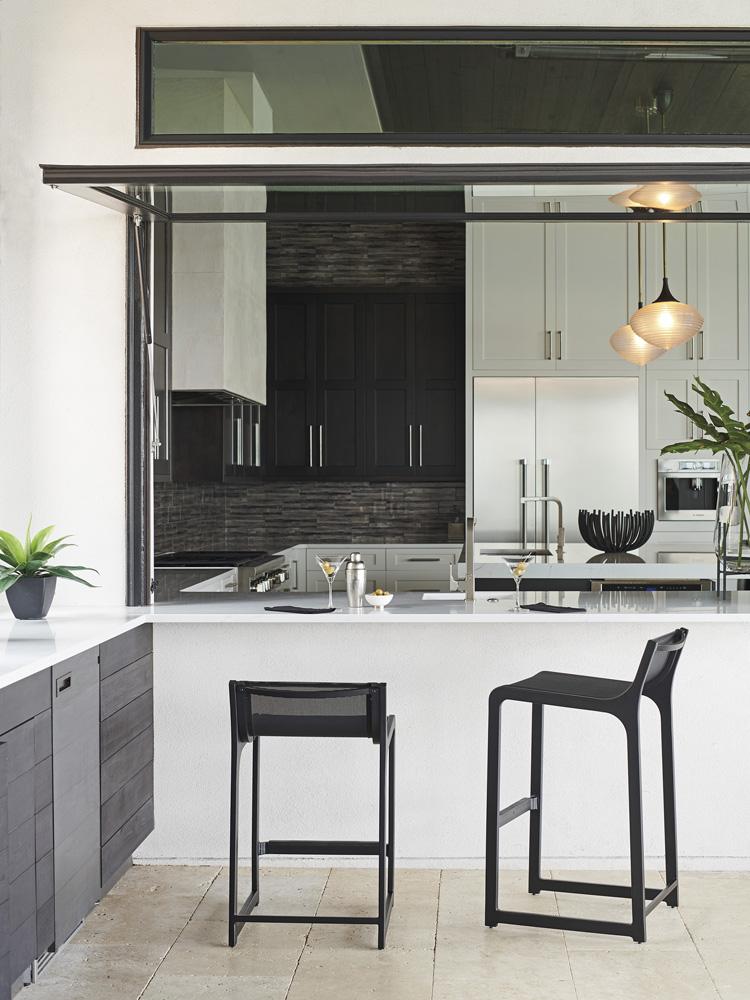 Tommy Bahama Outdoor - South Beach Bar Stool, Obsidian - 3940-16 veiw 2