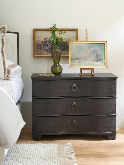 Universal Furniture - Griffith Park Serpentine Chest - Obsidian - U400B360 veiw 4