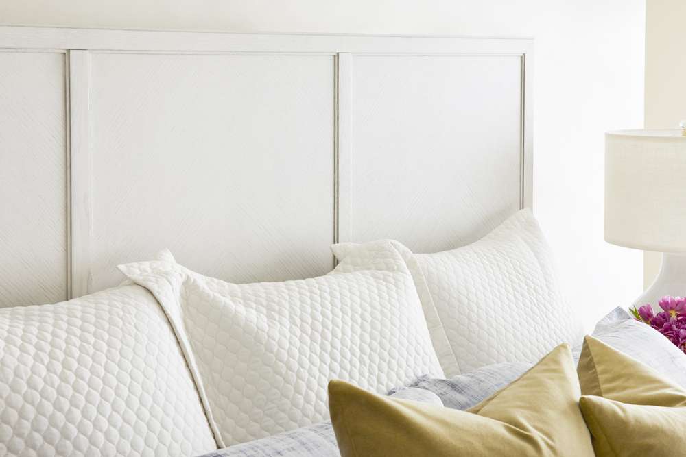 Vanguard - Walt King Bed - P774K-CB veiw 3