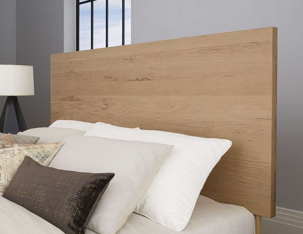 Vaughan Bassett - Crafted Cherry - Artisan and Post Queen Plank Bed - 154-559-955-922 veiw 4