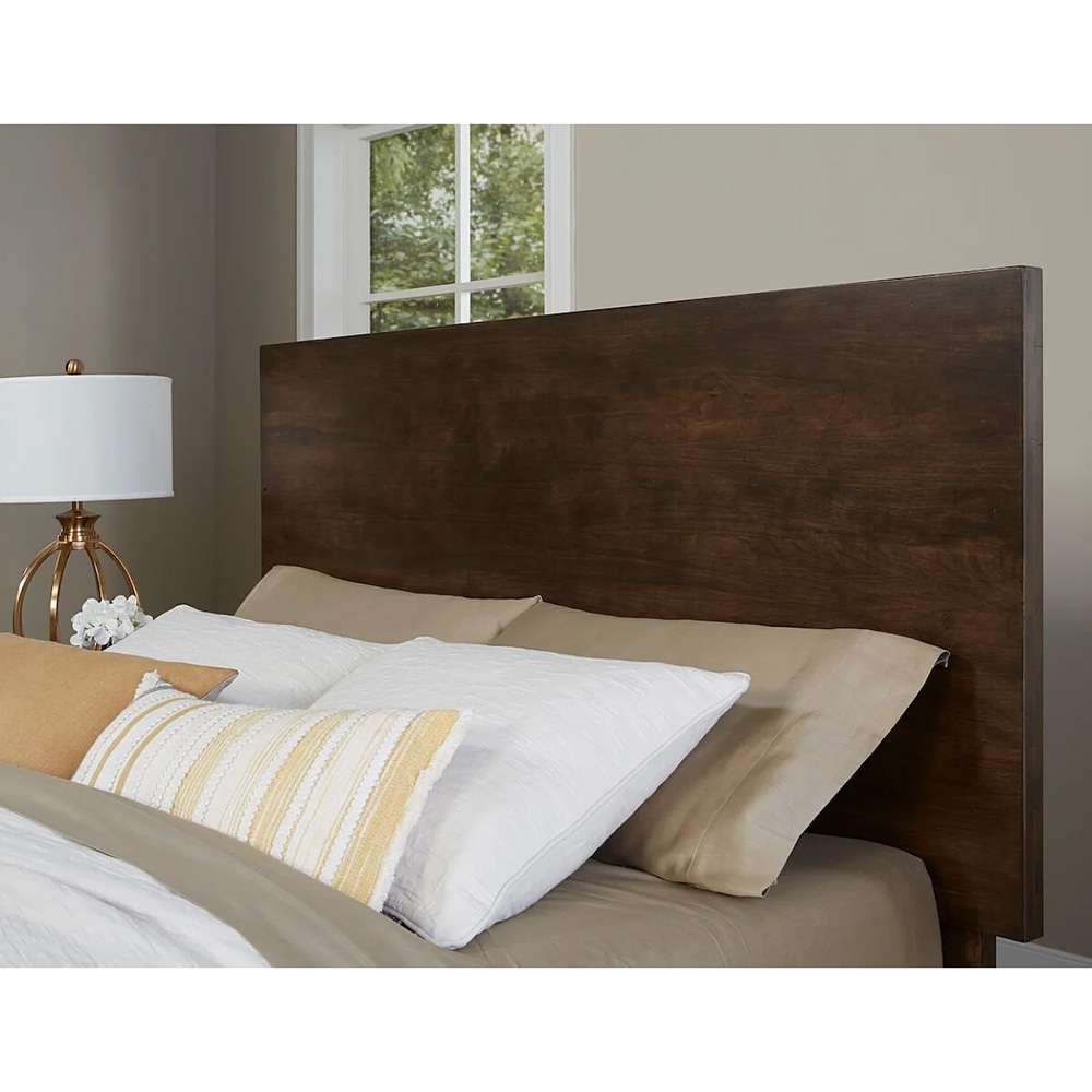 Vaughan Bassett - Crafted Cherry - Artisan and Post  Queen Terrace Bed - 150-559-775-722 veiw 3