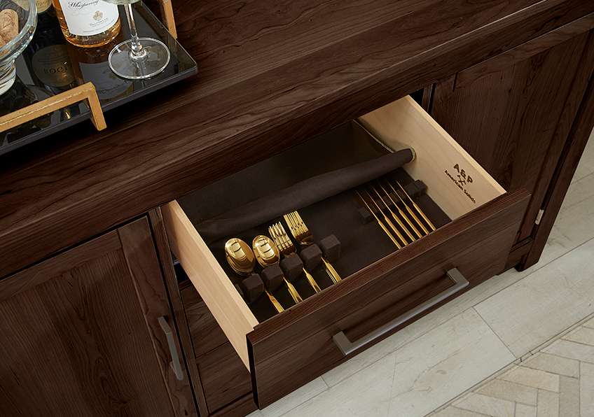 Vaughan Bassett - Crafted Cherry - Artisan and Post Server - 150-960 veiw 3