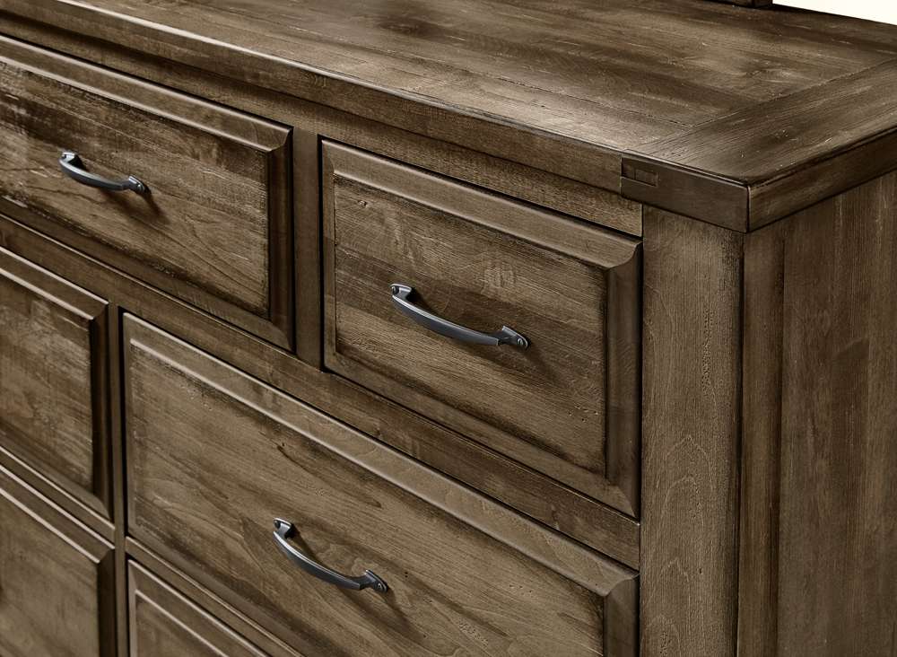 Vaughan Bassett - Maple Road Triple Dresser with 7 Drawers in Maple Syrup - 117-003 veiw 4