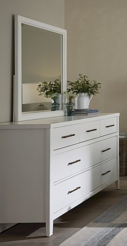 Vaughan Bassett - Pure Maple - Dresser - 7 Drwr  - Cottage White  - 184-003 view 4