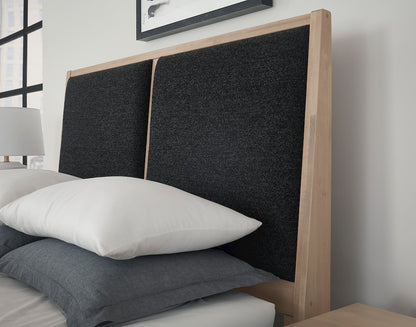 Vaughan Bassett - Woodbridge - King Upholstered Bed With Storage -Black - 822-661-063-066B-502-666  view 4