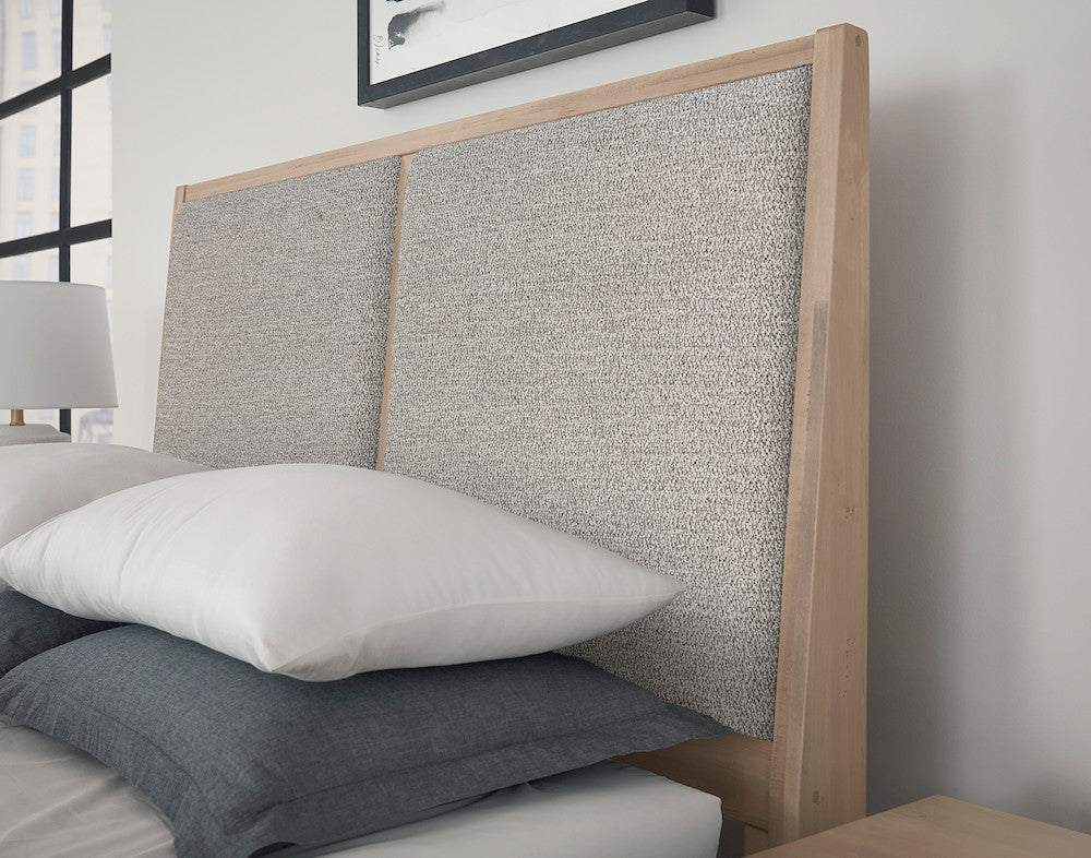 Vaughan Bassett - Woodbridge - Queen Upholstered Bed With Storage -Grey - 822-551-052-050B-502-555  view 3