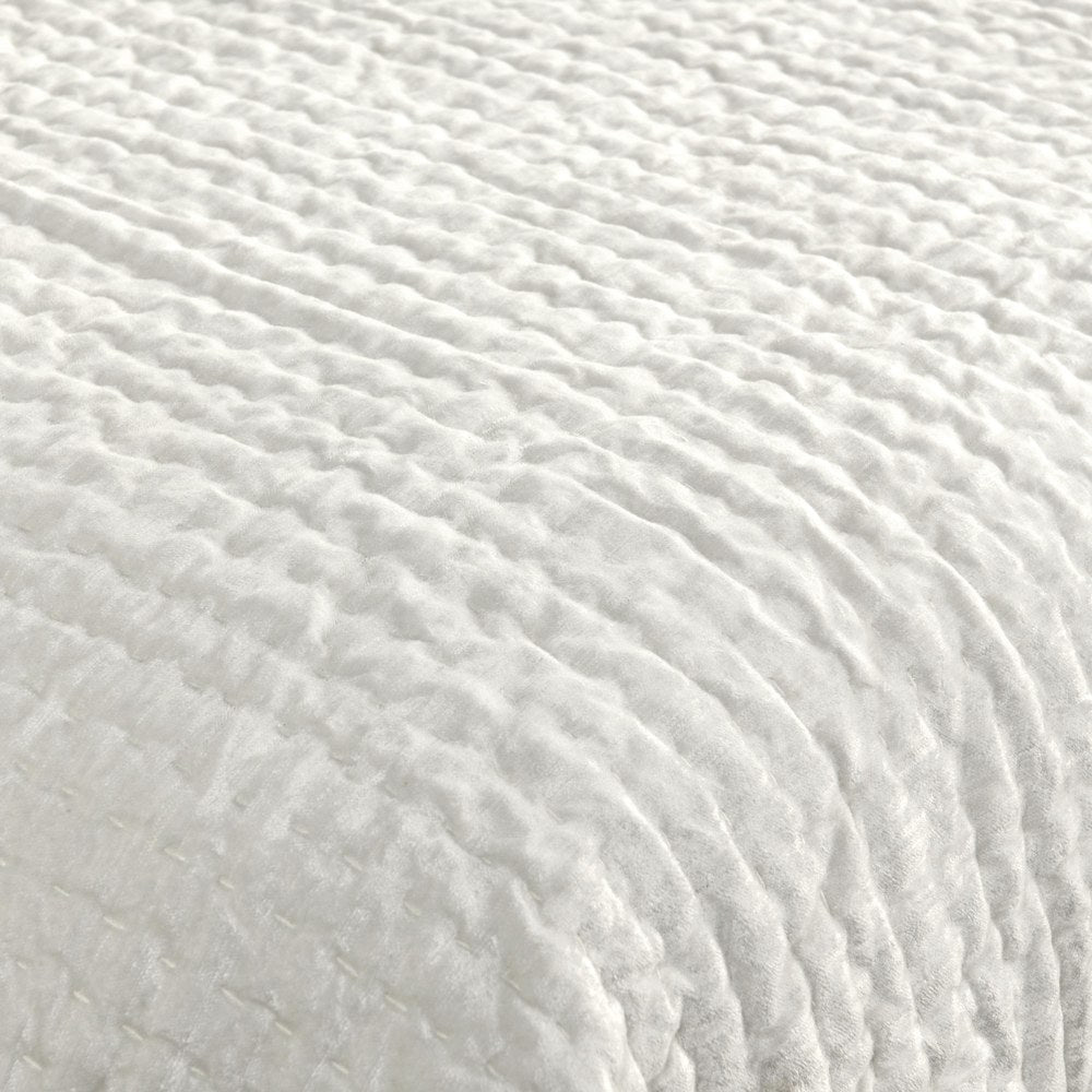 Villa by Classic Home - Bari 4-Piece King Quilt Set - Cloud - BEDQ421K view 6