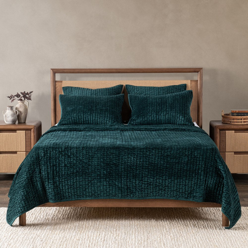Villa by Classic Home - Bari Queen Quilt - Emerald Green - V310001 view 3