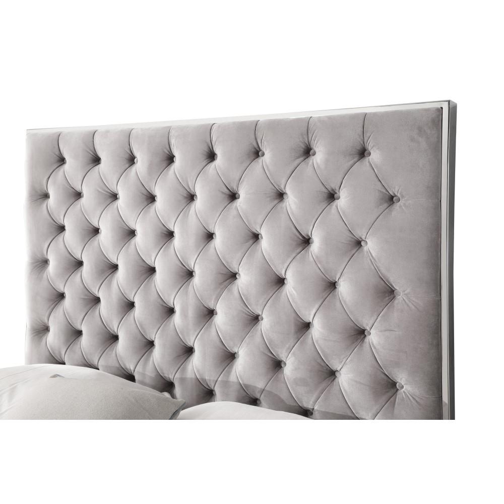 Wallace & Bay - James Cloud Gray Queen Upholstered Bed with Velvet-Like Fabric, Chrome Trim, Button Tufted Headboard, And Platform-Style Base - B510044 veiw 2