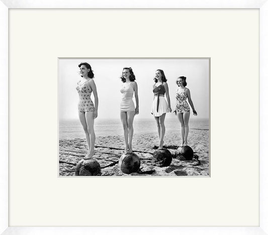 Wendover Art Group - Vintage Swim Party 10, White - WPH1099 veiw 1